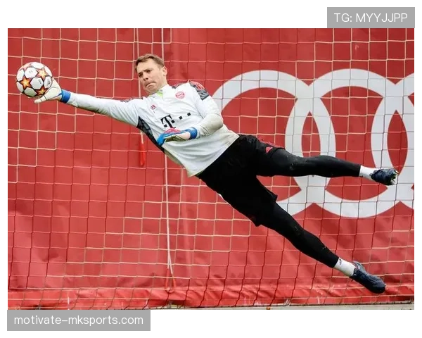 诺伊尔技术精湛守护球门，持续彰显德甲关键人物竞争力