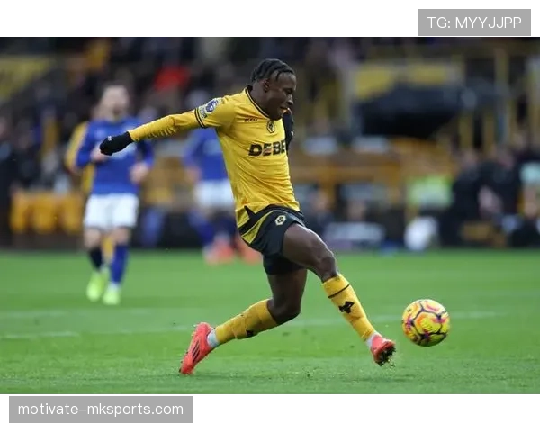 查普林助阵英超新纪元，球队强势表现引关注