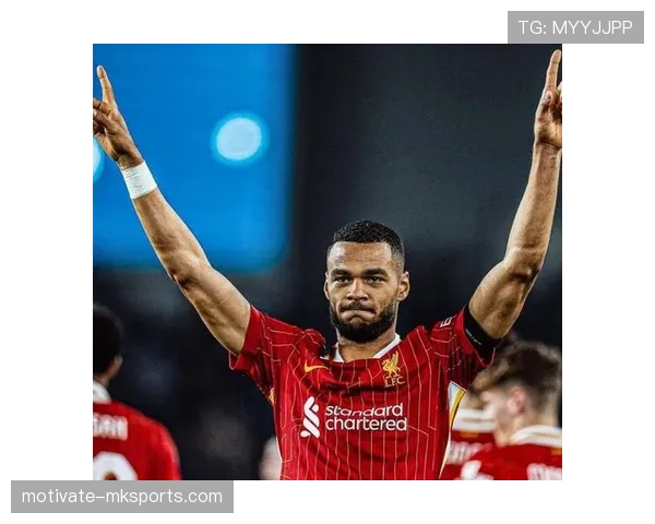 荷兰新星加克波锋线表现稳健，持续提升备受期待